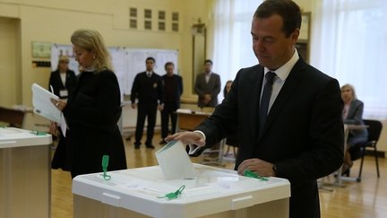 Дмитрий Медведев принял участие в голосовании на выборах депутатов Государственной Думы седьмого созыва